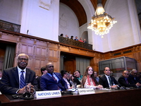 President of the UN General Assembly, Philemon Yang (L), Chairperson of the African Union